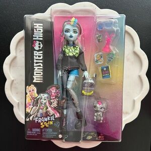 Monster High ~ Frankie Stein Doll with Watzie